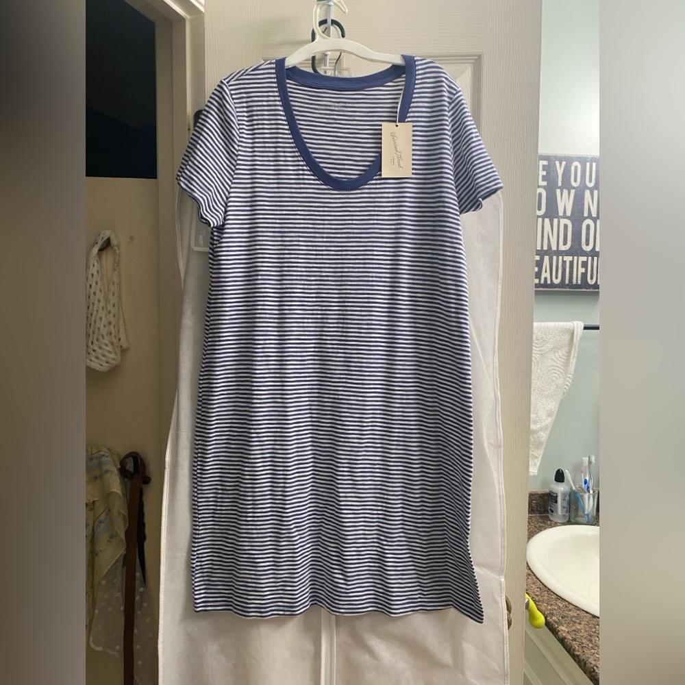 NWT Universal Thread Blue and White Striped V-Neck Tee Dress